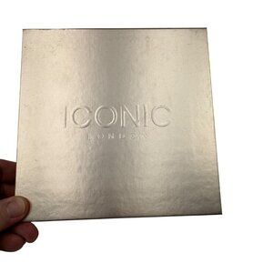 Iconic London Day To Slay Eyeshadow Palette 20 Shades Highly Pigmented Shadow